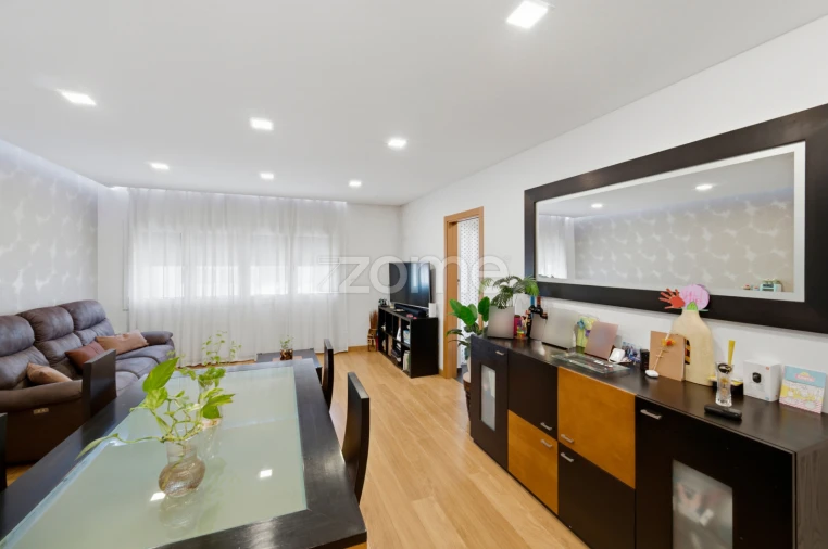 Apartamento T2 para Venda em Ramada e Caneças Foto 4