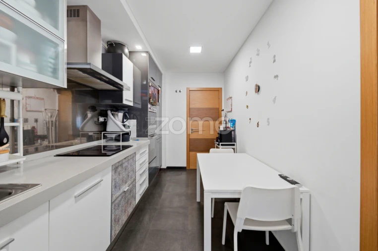 Apartamento T2 para Venda em Ramada e Caneças Foto 9