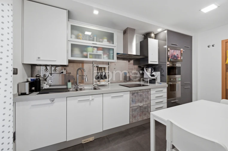 Apartamento T2 para Venda em Ramada e Caneças Foto 10