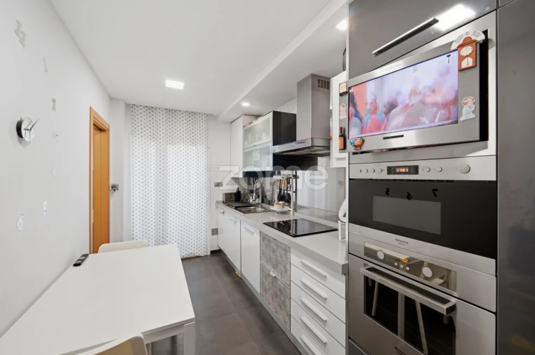 Apartamento T2 para Venda em Ramada e Caneças Foto 8