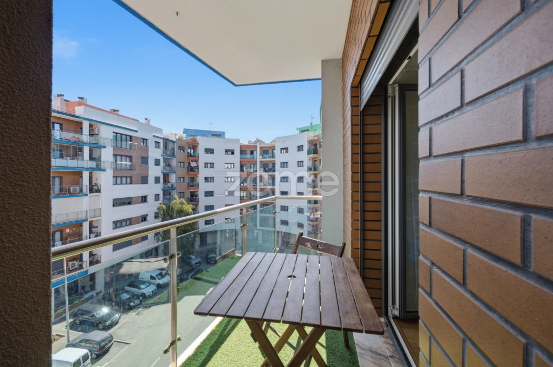 Apartamento T2 para Venda em Ramada e Caneças Foto 11