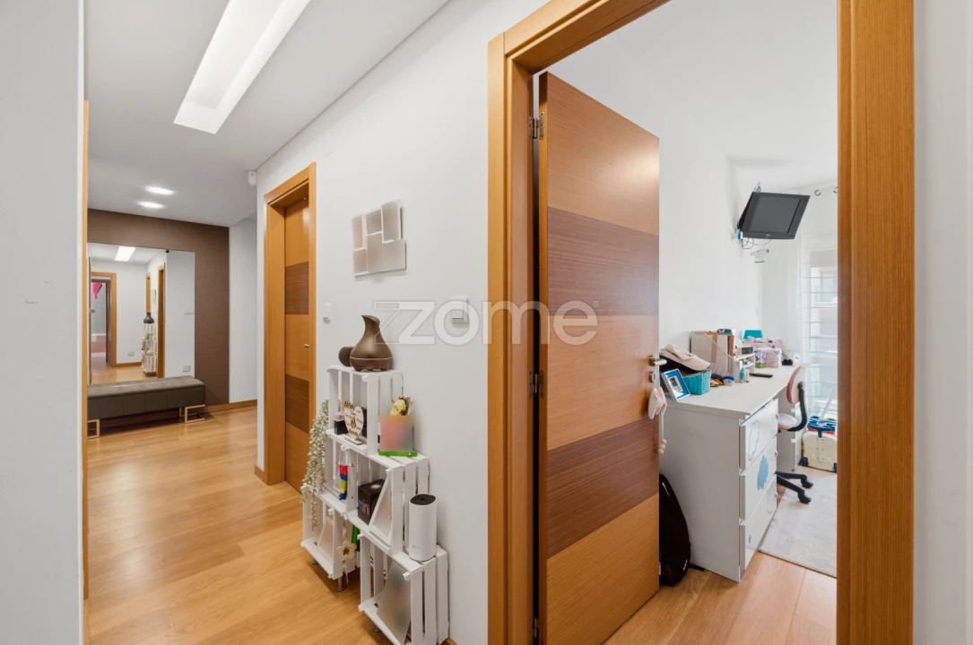 Apartamento T2 para Venda em Ramada e Caneças Foto 17