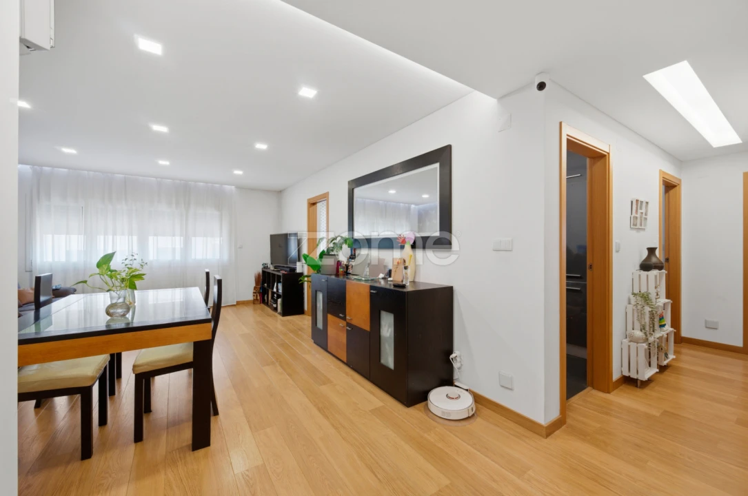 Apartamento T2 para Venda em Ramada e Caneças Foto 3