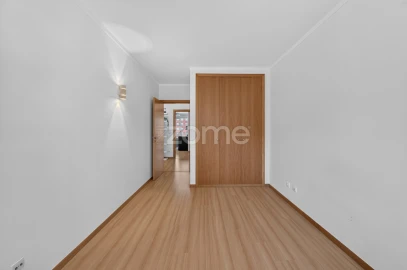 Apartamento T2 para Arrendamento em Lumiar