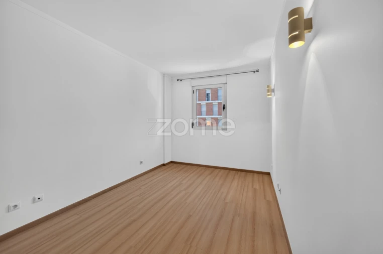 Apartamento T2 para Arrendamento em Lumiar Foto 20