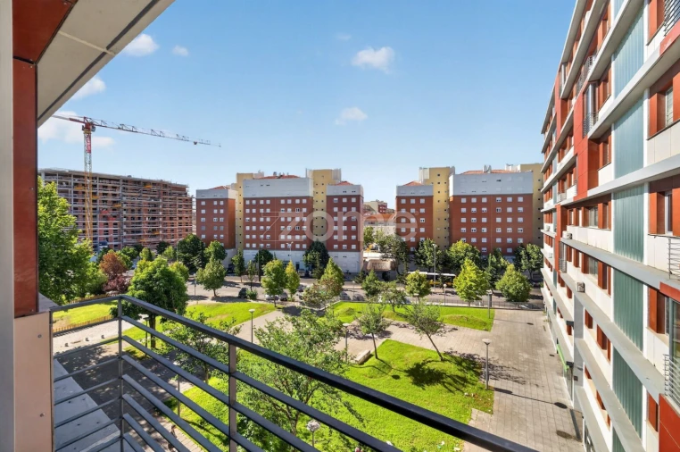 Apartamento T2 para Arrendamento em Lumiar Foto 28