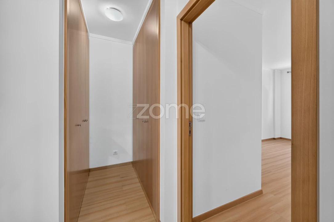Apartamento T2 para Arrendamento em Lumiar Foto 16