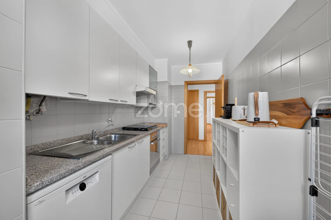 Apartamento T2 para Arrendamento em Lumiar Foto 12