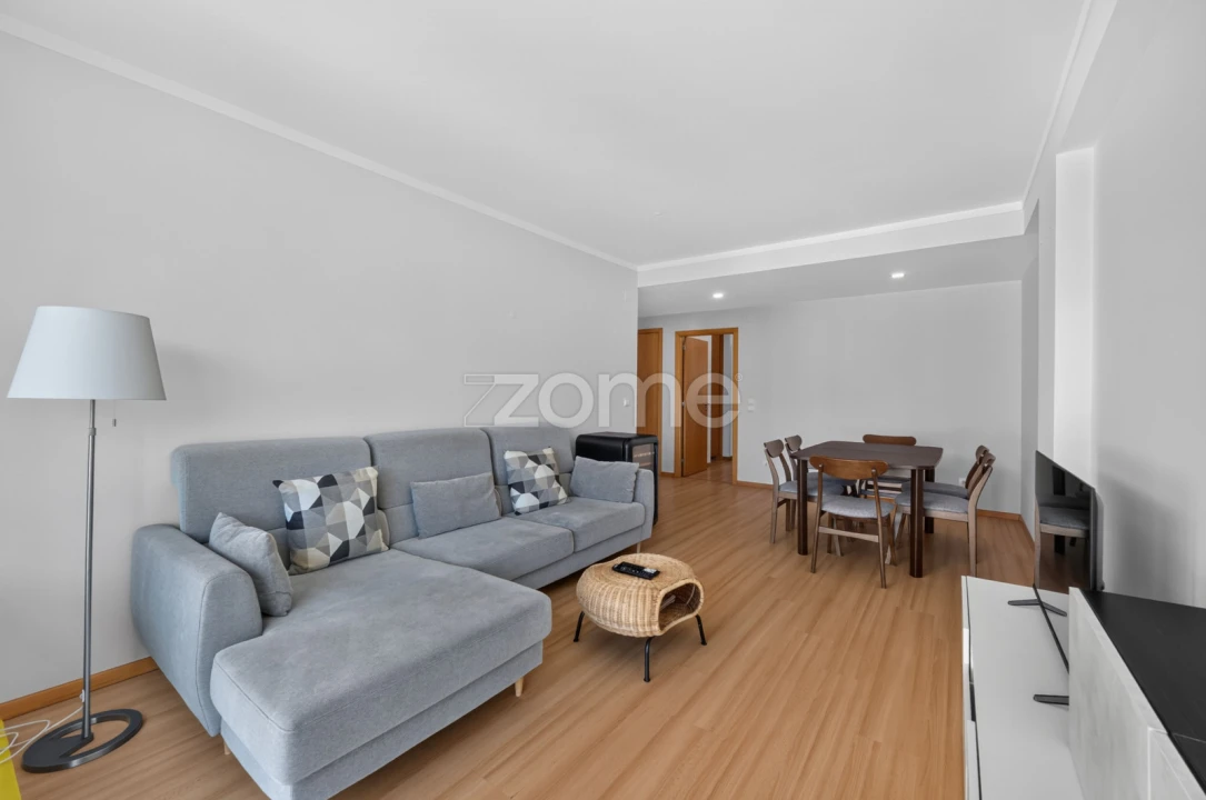 Apartamento T2 para Arrendamento em Lumiar Foto 4