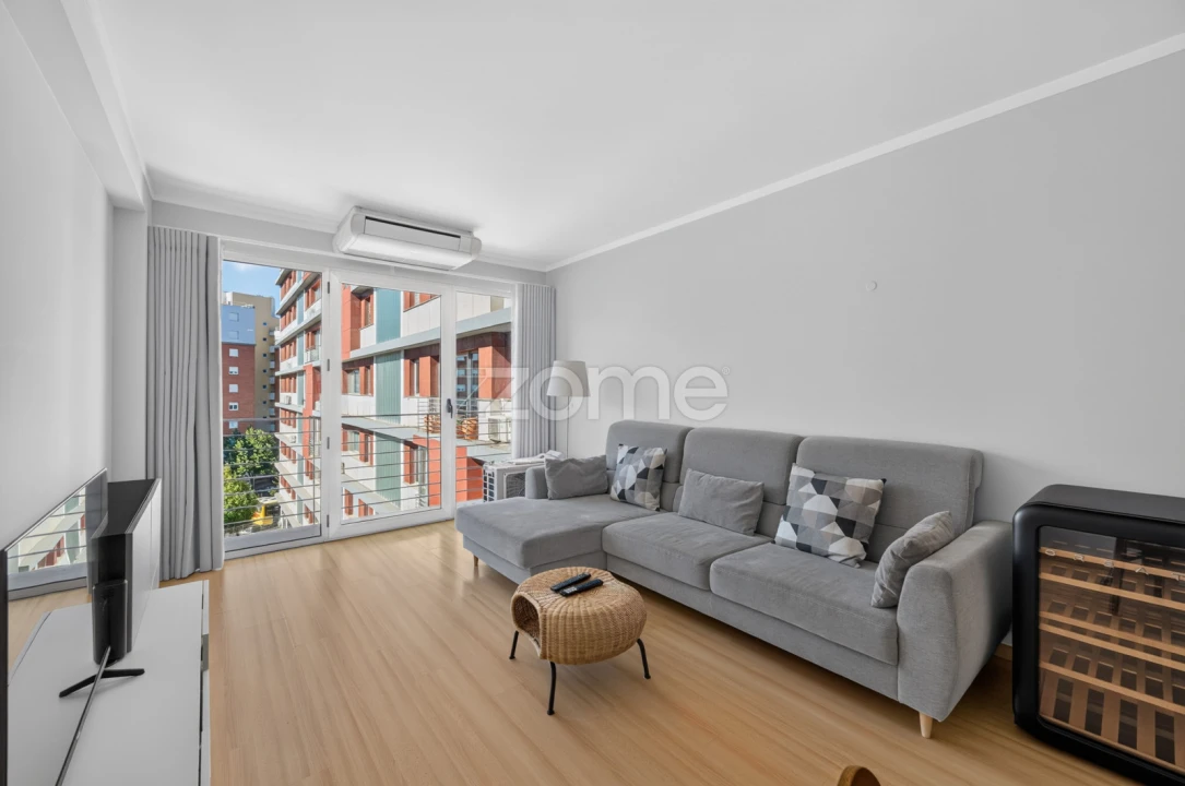 Apartamento T2 para Arrendamento em Lumiar Foto 1
