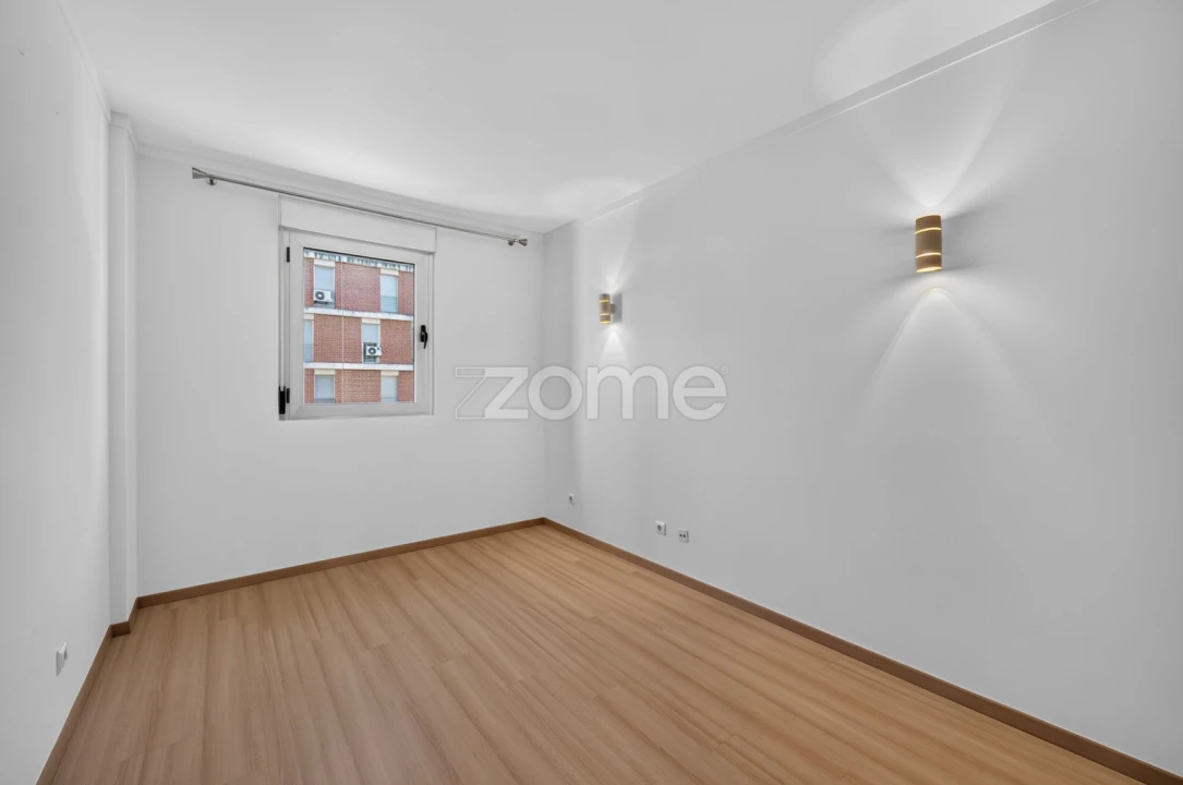 Apartamento T2 para Arrendamento em Lumiar Foto 21