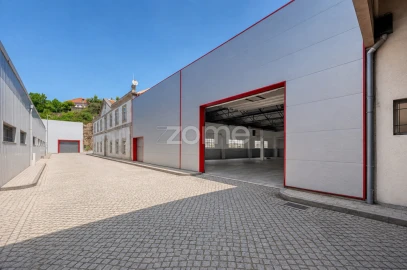 Terreno Comércio / Armazém para Venda em Silvares (São Martinho)