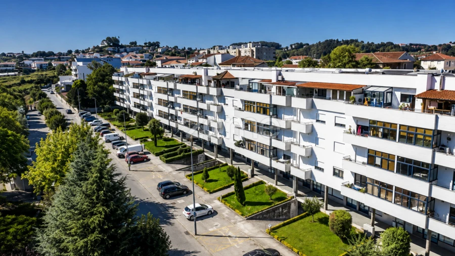 Apartamento T3 para Venda em Vila Cova da Lixa e Borba de Godim