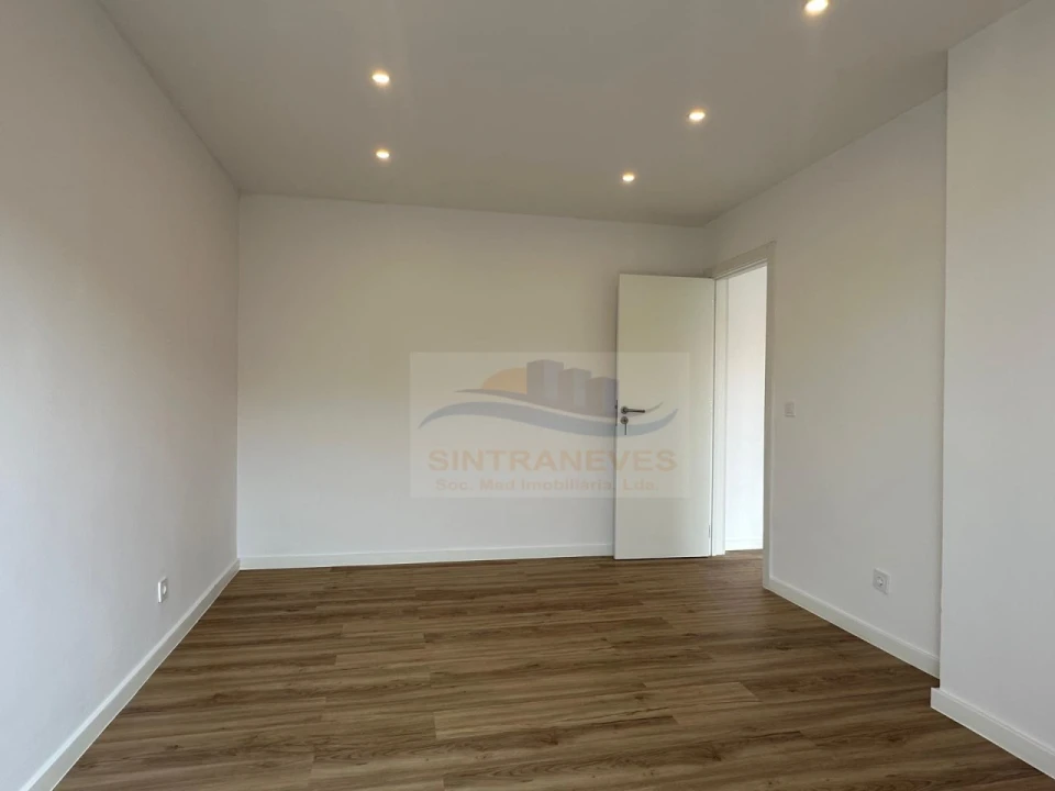 Apartamento T2 para Venda em Águas Livres Foto 14