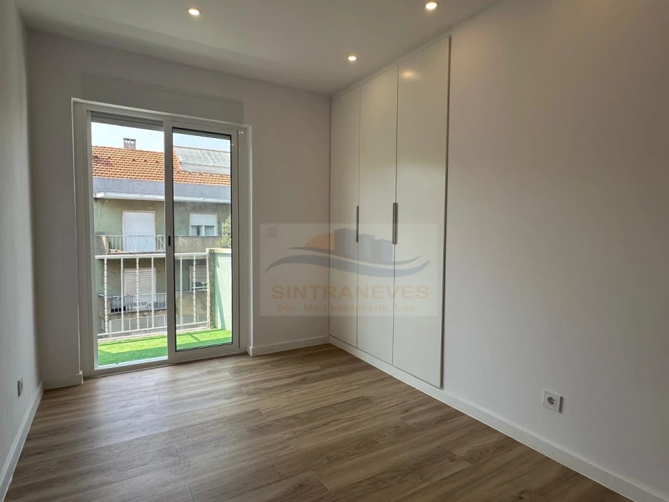 Apartamento T2 para Venda em Águas Livres Foto 23