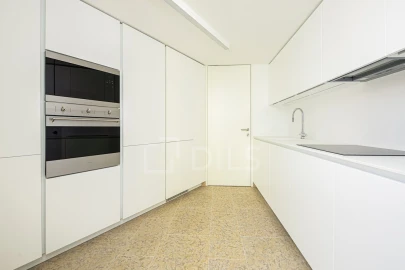 Apartamento T2 para Arrendamento em São Vicente