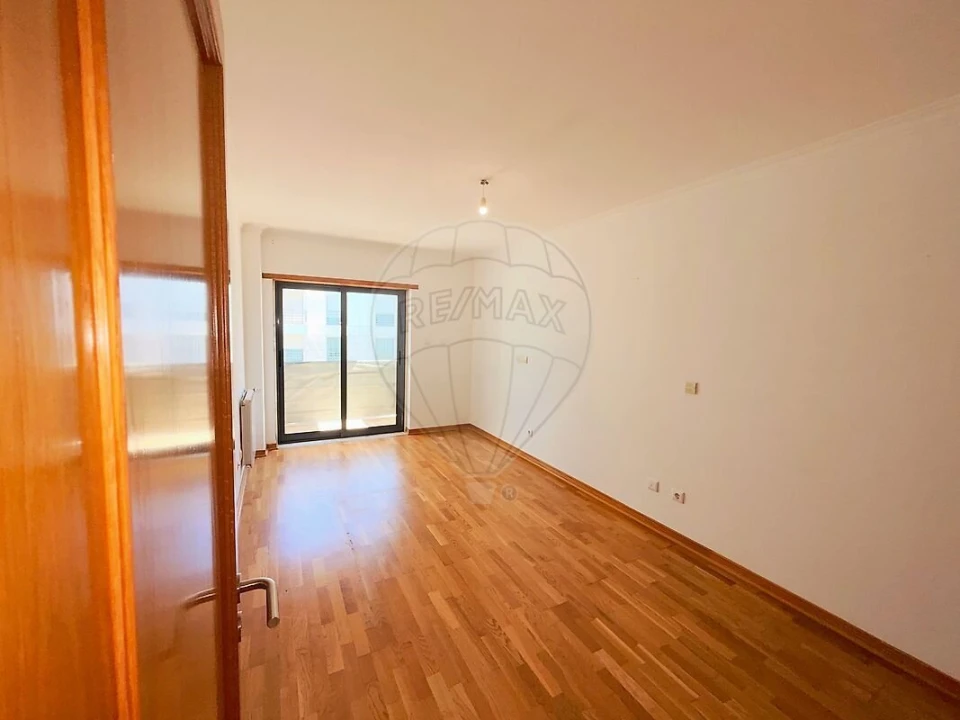 Apartamento T1 para Venda em Mina de Água Foto 17
