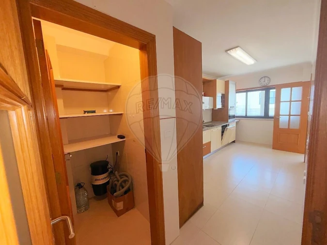 Apartamento T1 para Venda em Mina de Água Foto 7
