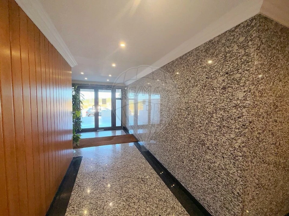 Apartamento T1 para Venda em Mina de Água Foto 26