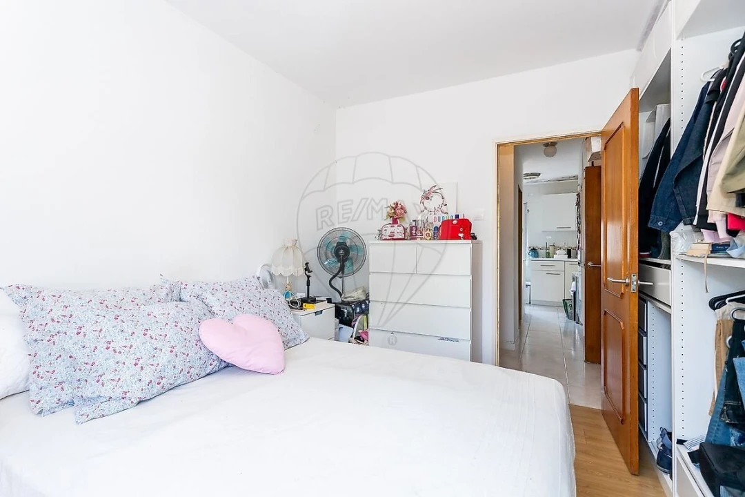 Apartamento T4 para Venda em Vialonga Foto 4