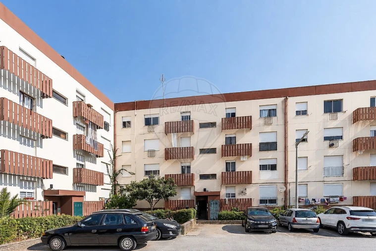 Apartamento T4 para Venda em Vialonga Foto 10