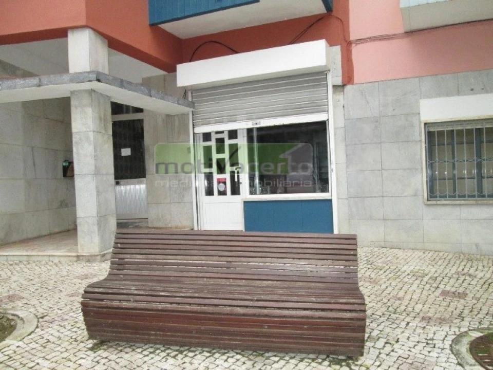 Loja para Venda em Algueirão-Mem Martins Foto 1