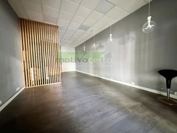Loja para Venda em Algueirão-Mem Martins