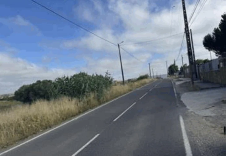 Prédio para Venda em Almargem do Bispo, Pêro Pinheiro e Montelavar Foto 3