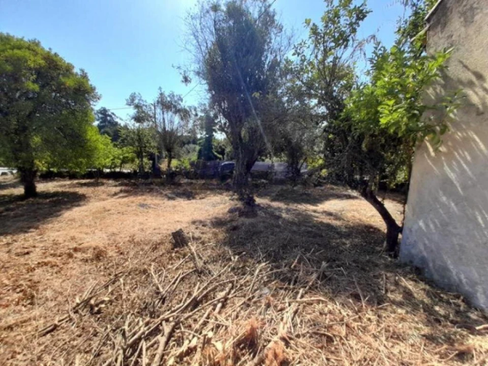 Moradia T0 para Venda em Oliveira do Conde Foto 3
