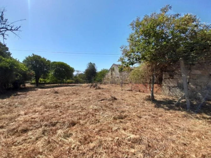 Moradia T0 para Venda em Oliveira do Conde Foto 4