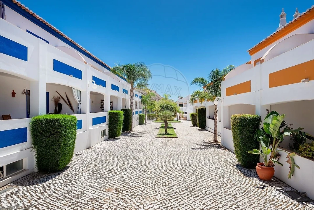 Apartamento T0 para Venda em Luz Foto 1