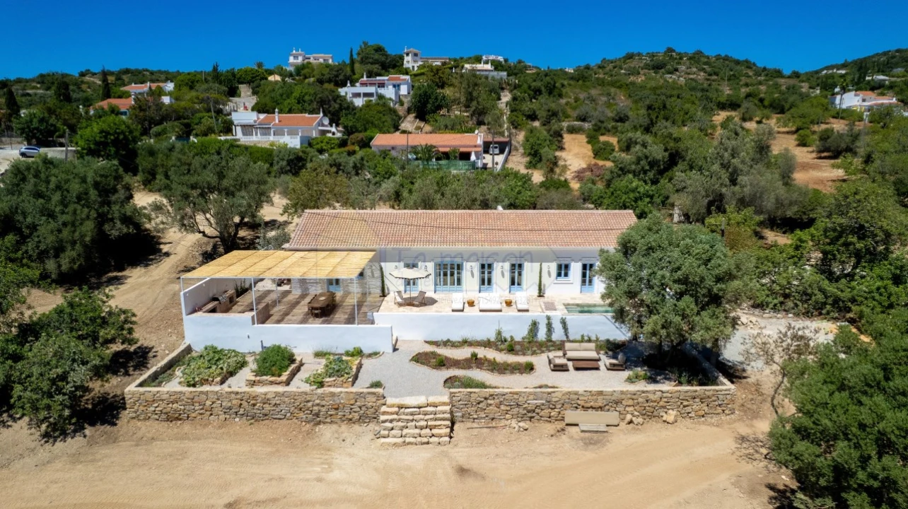 Moradia T3 para Venda em Santa Barbara de Nexe Foto 45