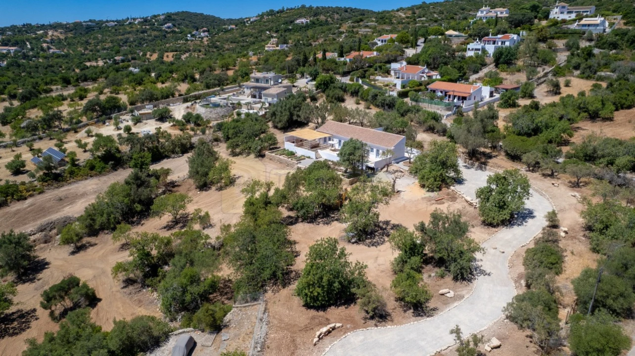 Moradia T3 para Venda em Santa Barbara de Nexe Foto 47