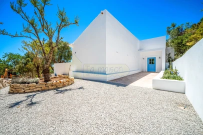Moradia T3 para Venda em Santa Barbara de Nexe