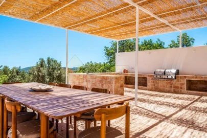 Moradia T3 para Venda em Santa Barbara de Nexe