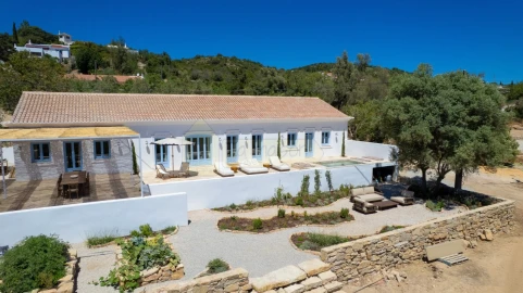 Moradia T3 para Venda em Santa Barbara de Nexe