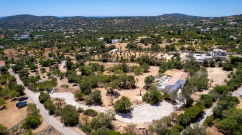 Moradia T3 para Venda em Santa Barbara de Nexe