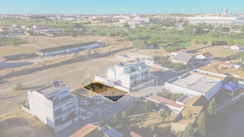 Terreno para Venda em Sarilhos Grandes