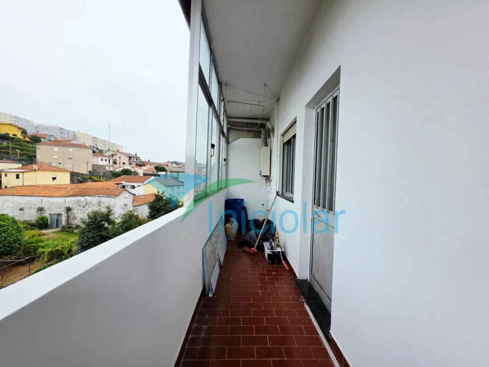 Apartamento T3 para Venda em Fânzeres e São Pedro da Cova Foto 5