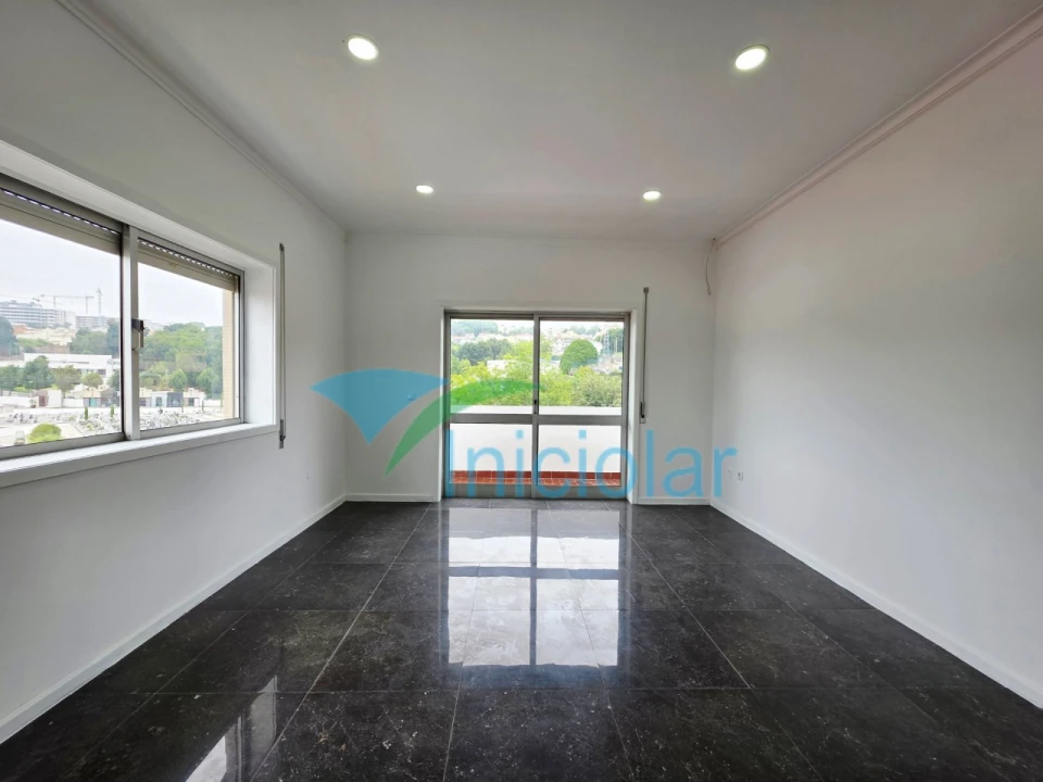 Apartamento T3 para Venda em Fânzeres e São Pedro da Cova Foto 6
