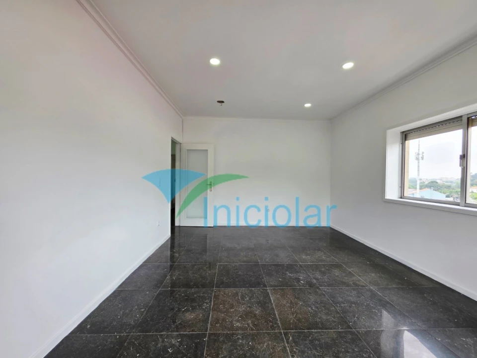 Apartamento T3 para Venda em Fânzeres e São Pedro da Cova Foto 7