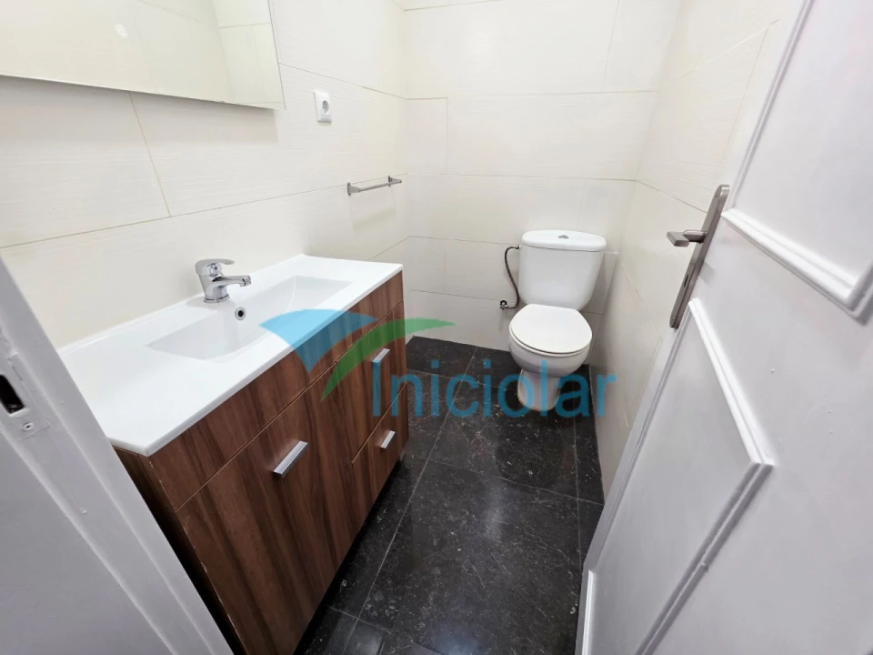 Apartamento T3 para Venda em Fânzeres e São Pedro da Cova Foto 9