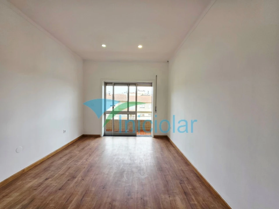 Apartamento T3 para Venda em Fânzeres e São Pedro da Cova Foto 12