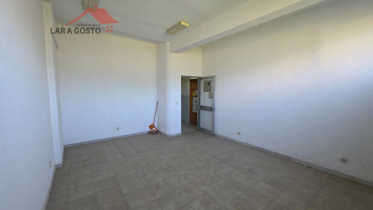 Loja para Arrendamento em Macedo de Cavaleiros Foto 1