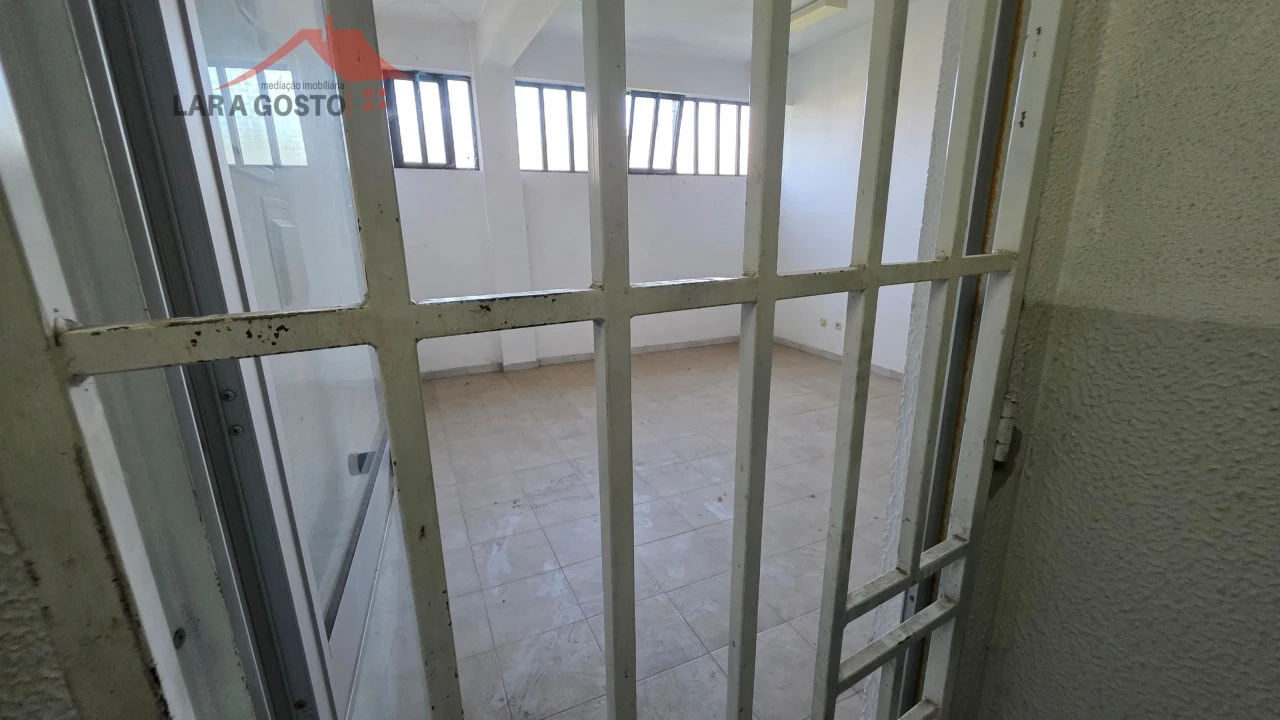 Loja para Arrendamento em Macedo de Cavaleiros Foto 2