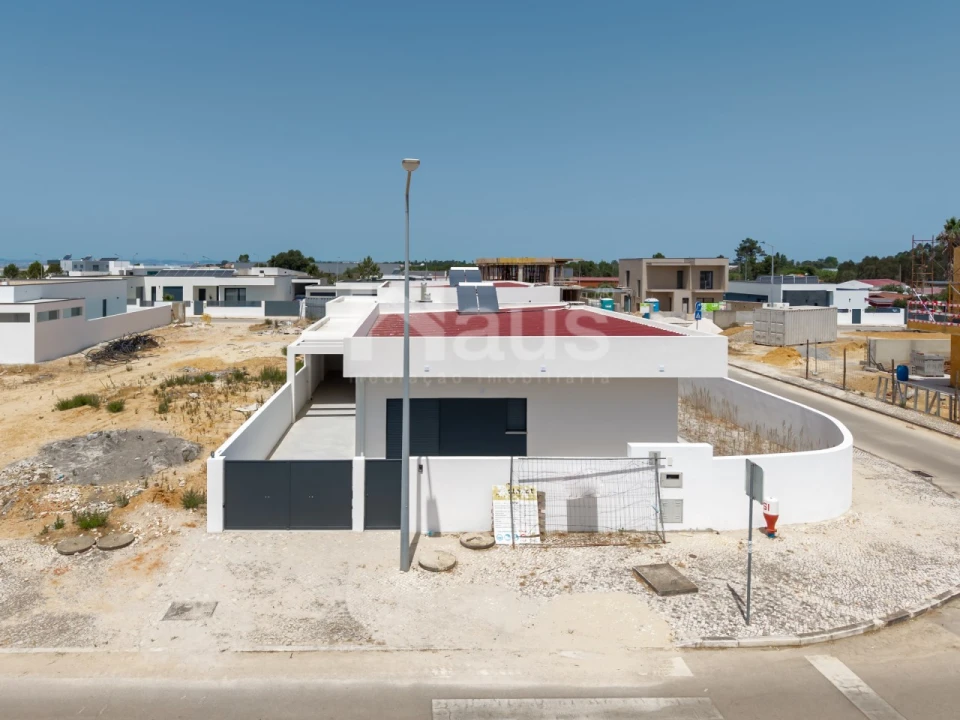 Moradia T4 para Venda em Quinta do Anjo Foto 1