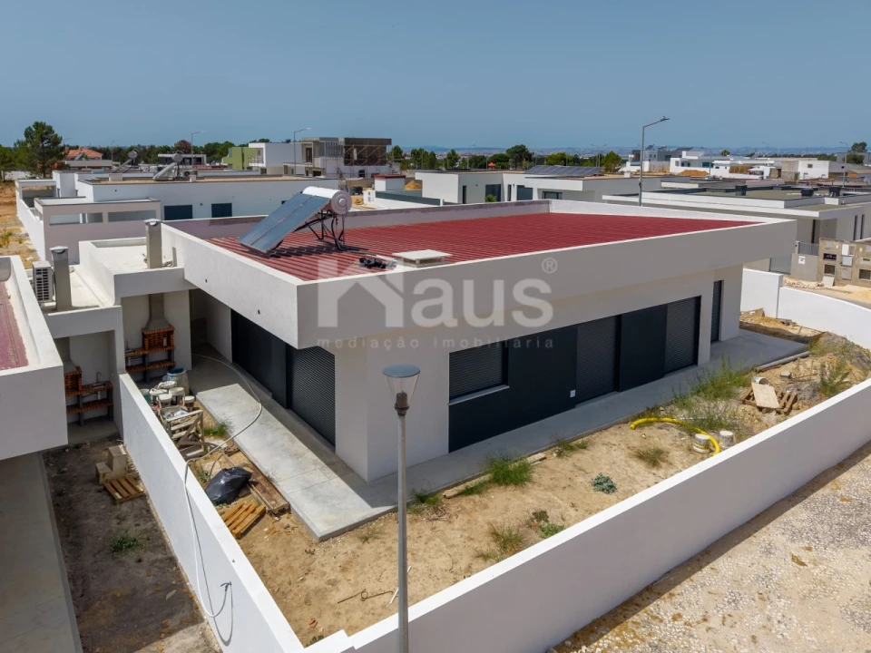 Moradia T4 para Venda em Quinta do Anjo Foto 12