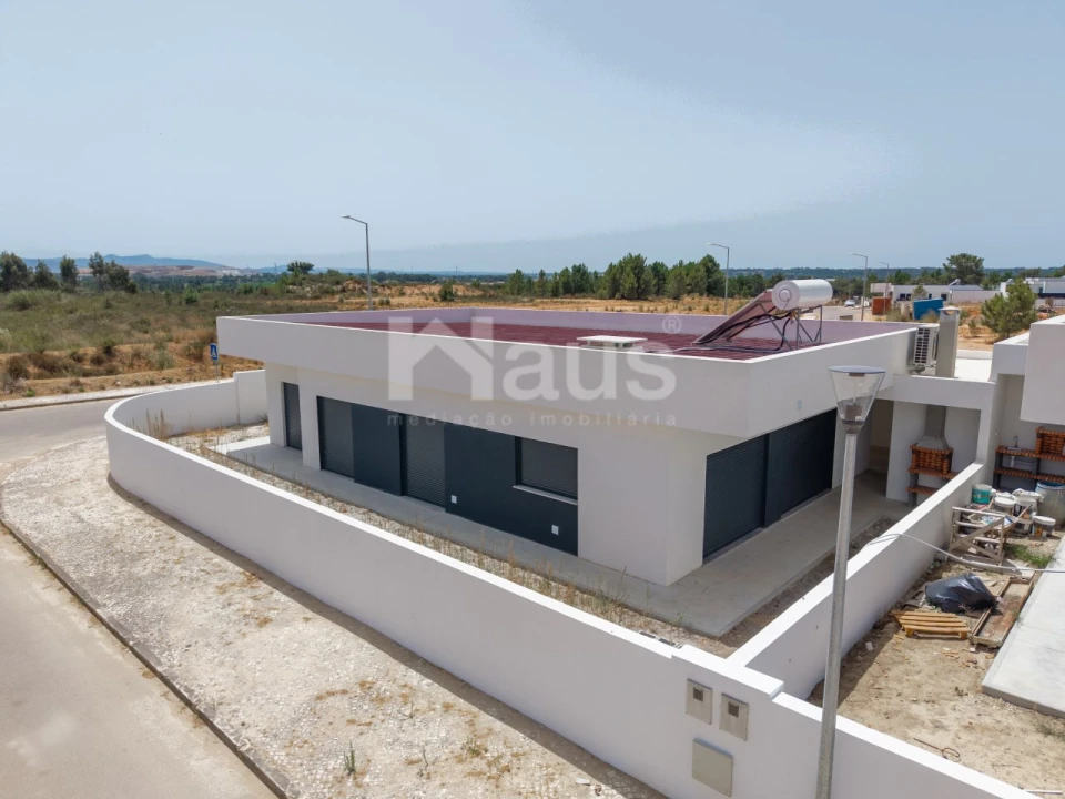 Moradia T4 para Venda em Quinta do Anjo Foto 13