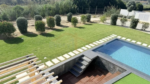 Moradia T4 para Venda em Atouguia da Baleia