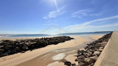 Moradia T4 para Venda em Atouguia da Baleia